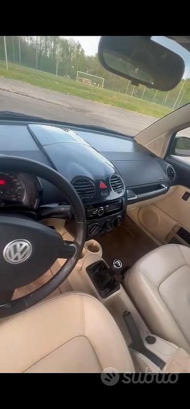 Usata VW New Beetle 105 CV (77 kW) 2006 Nero Utilitaria