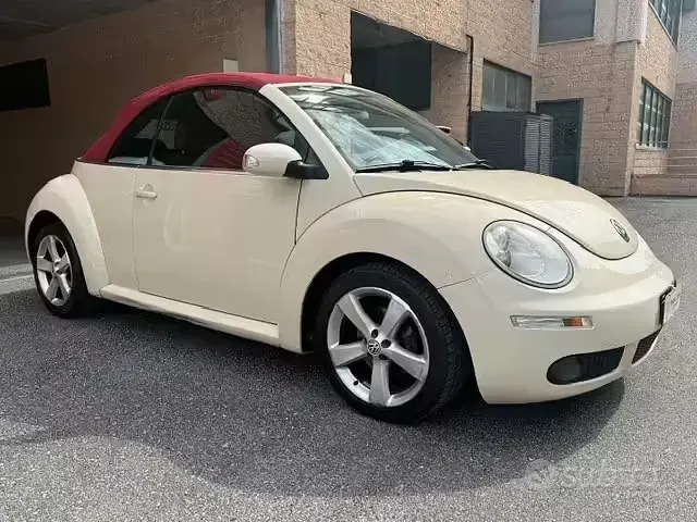 Usata VW New Beetle Edition 105 CV (77 kW) 2008 Beige Utilitaria