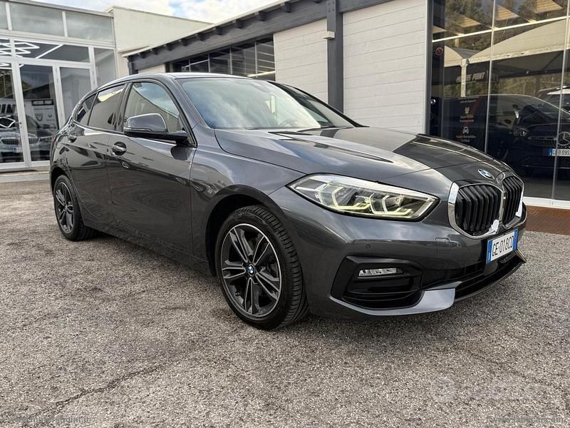 Usata BMW 116 Sport Line 116 CV (85 kW) 2021 Grigio Utilitaria