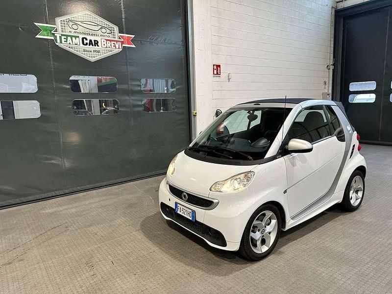 Bianco Usata 2015 Smart ForTwo Cabrio Pulse Cabrio | 9300 € (Buon prezzo) - Immagine 1/4