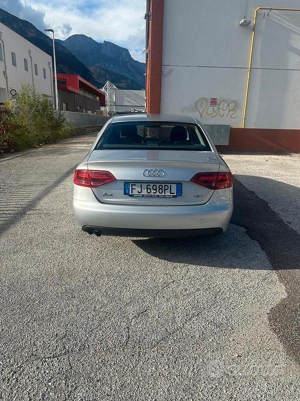 Usata Audi A4 160 CV (117 kW) 2010 Grigio Berlina
