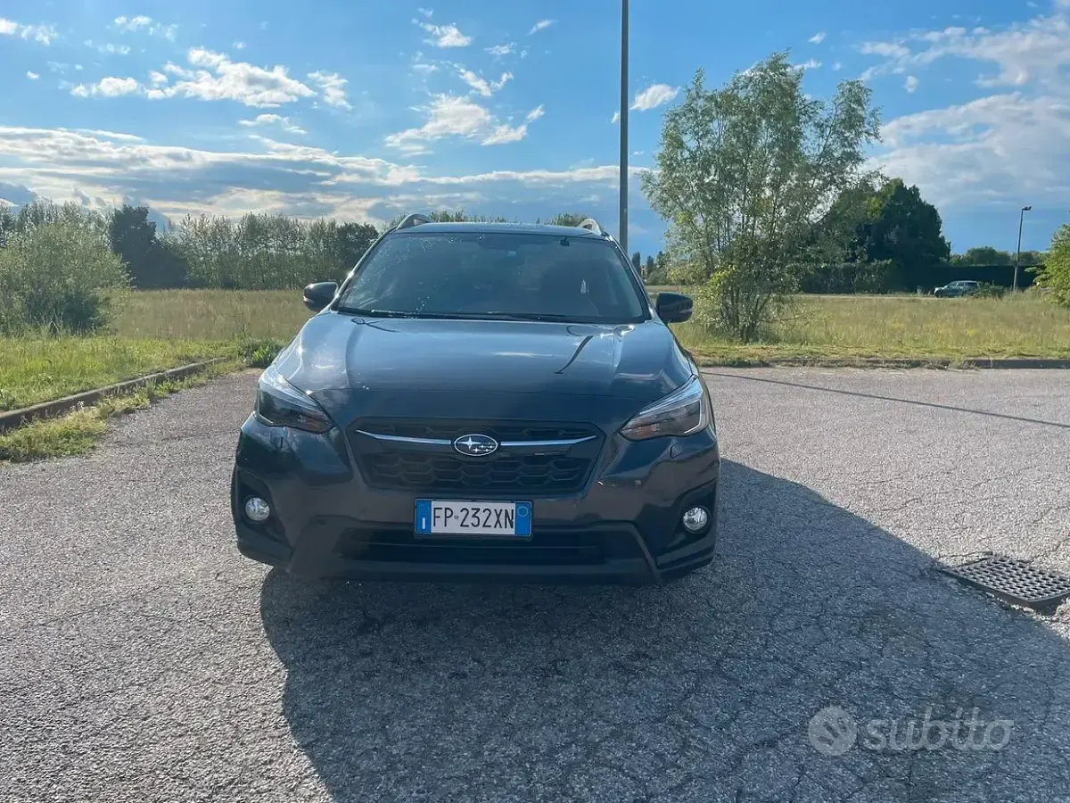 Usata Subaru XV Style 114 CV (83 kW) 2018 Grigio SUV