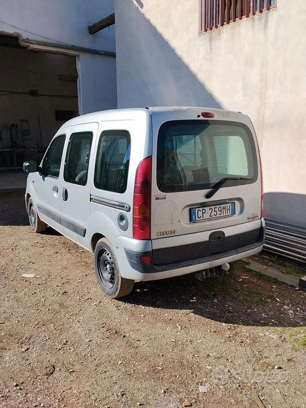 Usata Renault Kangoo 65 CV (47 kW) 2004 Berlina