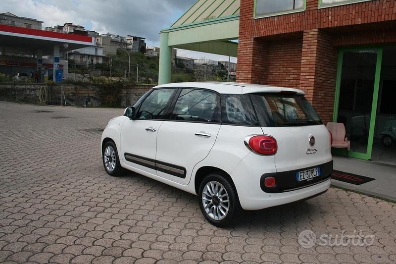 Usata Fiat 500L Lounge 85 CV (62 kW) 2015 Bianco Monovolume