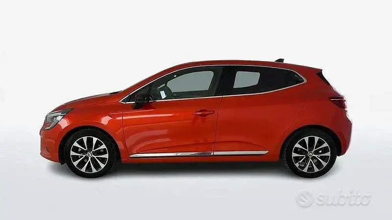 Usata Renault Clio V Techno 145 CV (106 kW) 2022 Arancione Berlina