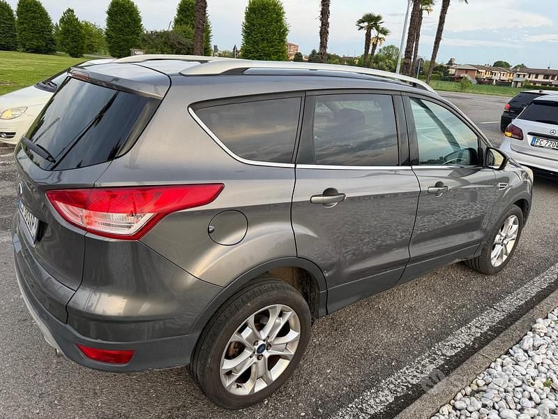 Usata Ford Kuga 140 CV (102 kW) 2013 Marrone SUV