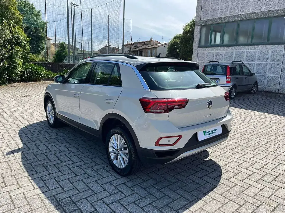 Usata VW T-Roc Life 110 CV (80 kW) 2022 Ascot grey SUV