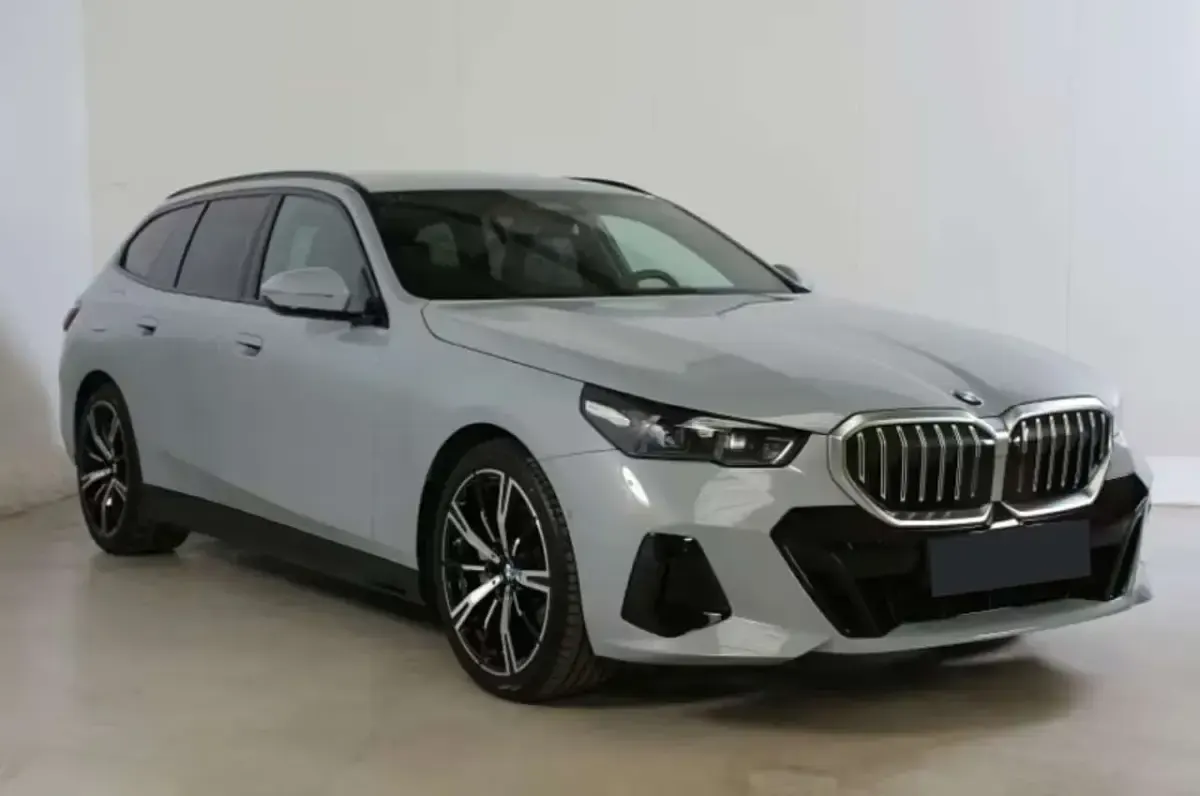 Usata BMW 540 M Sport 286 CV (210 kW) 2025 Grigio Station wagon