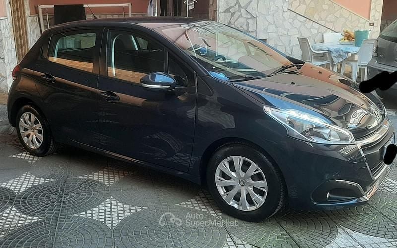 Usata Peugeot 208 82 CV (60 kW) 2016 Utilitaria