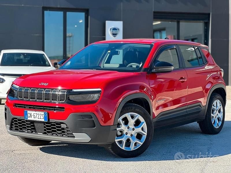 Usata Jeep Avenger Longitude 100 CV (73 kW) 2023 Rosso SUV