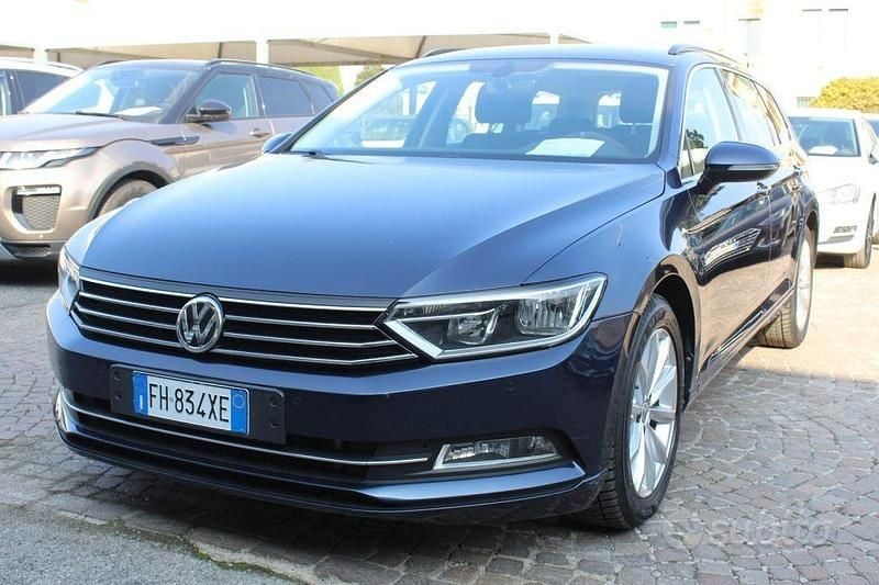 Usata VW Passat Comfortline 120 CV (88 kW) 2017 Blu Station wagon
