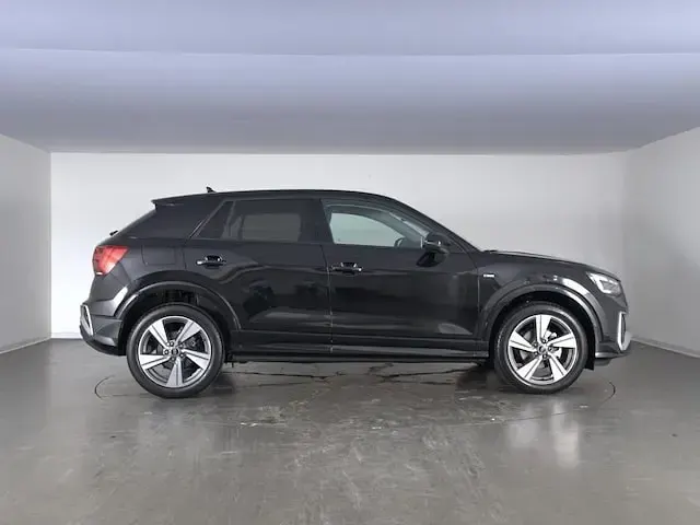 Nuova Audi Q2 S-Line 150 CV (110 kW) 2026 Nero mito metallizzato SUV
