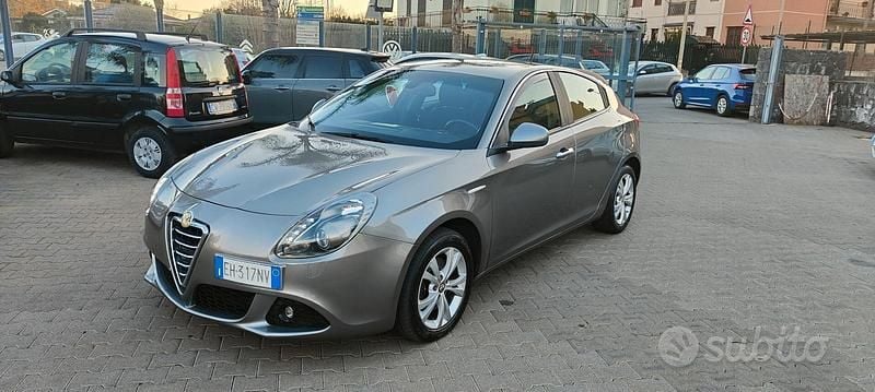 Usata Alfa Romeo Giulietta 140 CV (102 kW) 2011 Grigio Utilitaria
