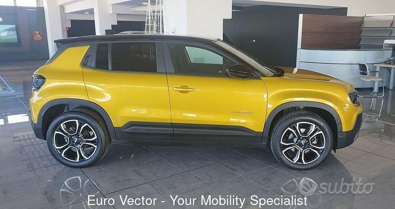 Usata Jeep Avenger Summit 101 CV (74 kW) 2024 Giallo SUV
