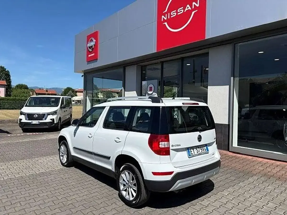Usata Skoda Yeti 105 CV (77 kW) 2015 Bianco pastello SUV