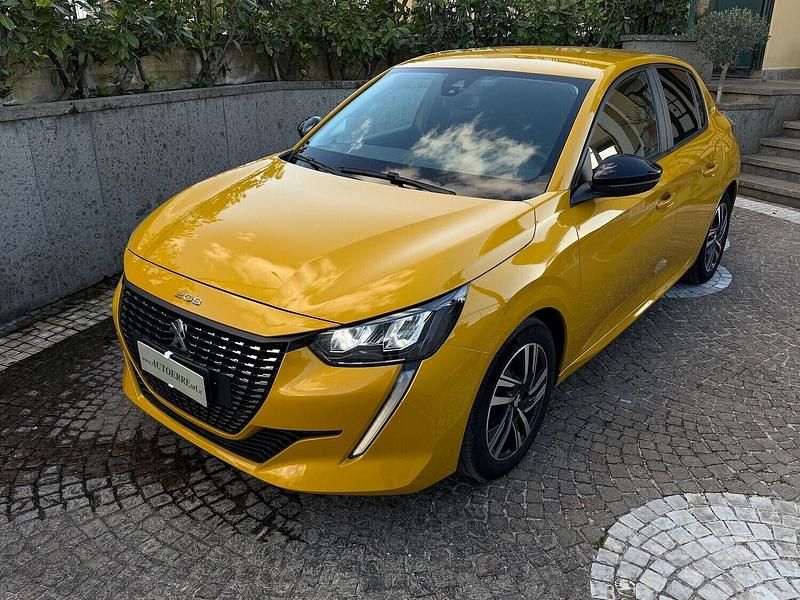 Usata Peugeot 208 Style 74 CV (54 kW) 2023 Giallo Utilitaria