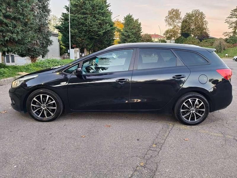 Nero Usata 2013 Kia Ceed Sportswagon Station wagon | 4500 € (Ottimo prezzo) - Immagine 1/4