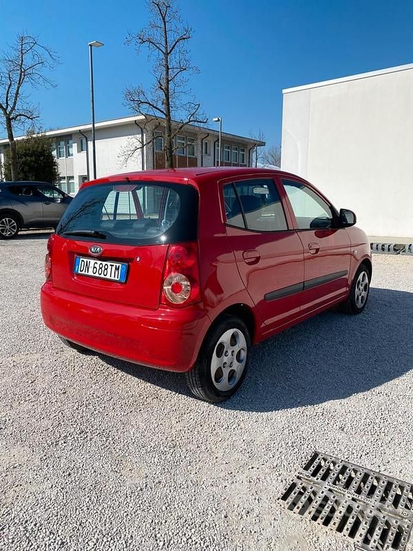Usata Kia Picanto LX 61 CV (44 kW) 2007 Rosso Utilitaria