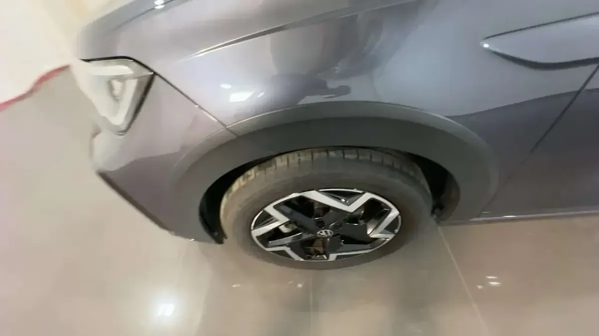 Usata VW Taigo R-line 116 CV (85 kW) 2025 Grigio SUV