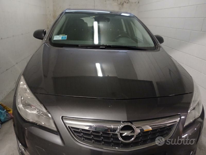 Usata Opel Astra 2010 Grigio Utilitaria