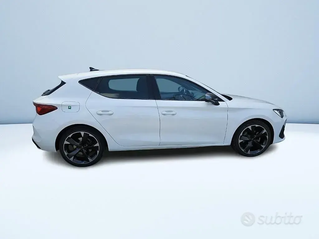 Usata Cupra Leon 150 CV (110 kW) 2024 Bianco Berlina