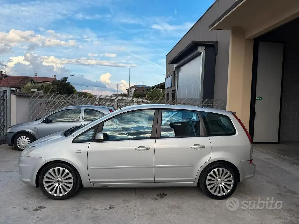 Usata Ford C-MAX Ghia 90 CV (66 kW) 2008 Grigio Monovolume