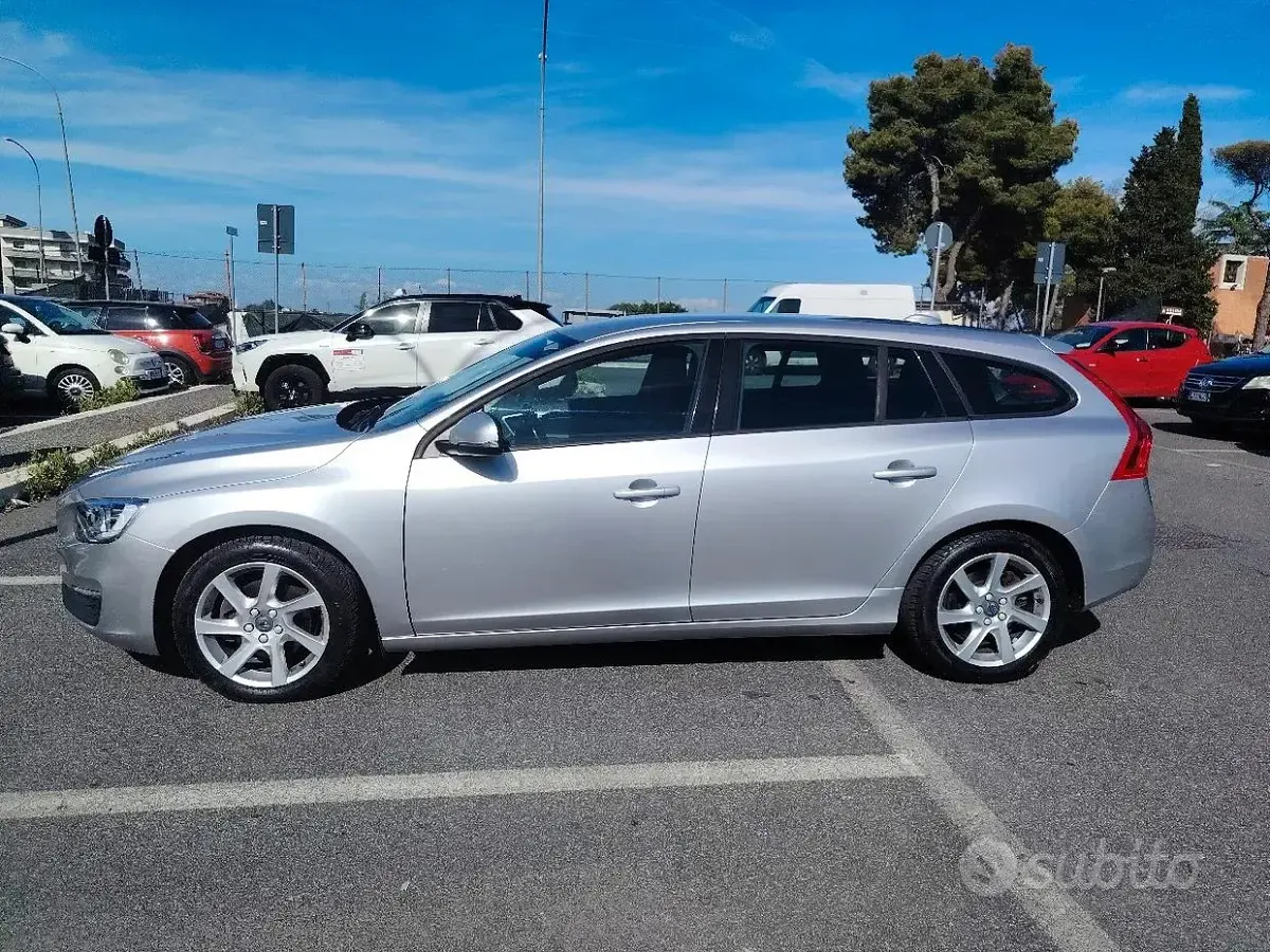 Usata Volvo V60 115 CV (84 kW) 2015 Grigio Station wagon