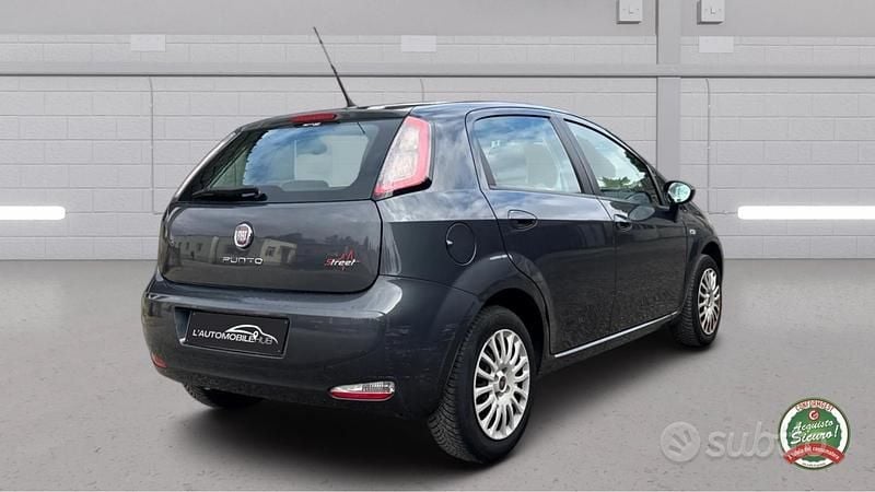 Usata Fiat Punto Street 69 CV (50 kW) 2014 Grigio Utilitaria