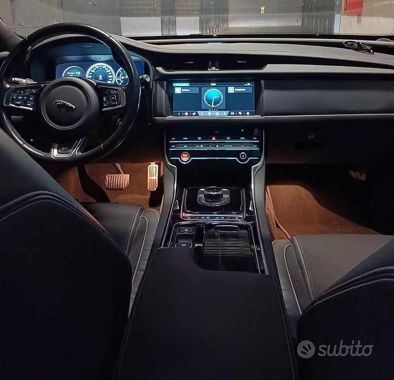 Usata Jaguar XF Sportbrake R 180 CV (132 kW) 2020 Bianco Station wagon