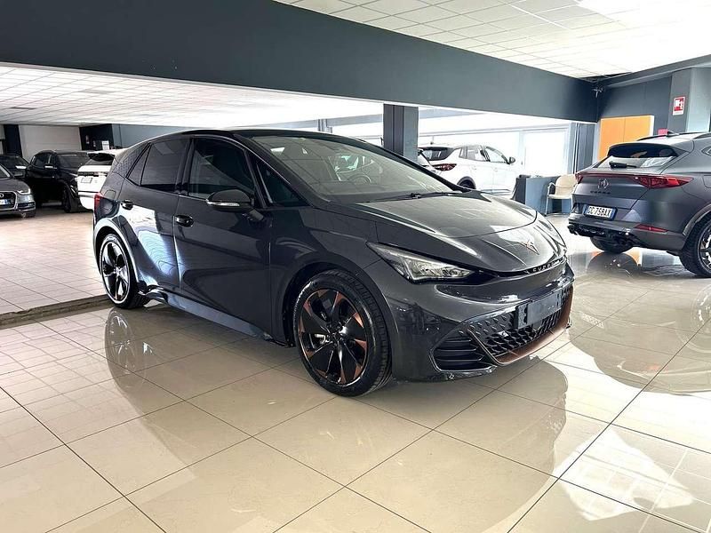 Usata Cupra Born 169 kW (231 CV) 2024 Grigio quasar Utilitaria