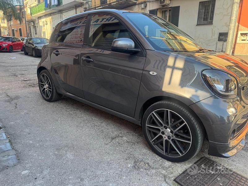 Begagnad Smart ForFour Brabus 109 HK (80 kW) 2017 Grå Halvkombi