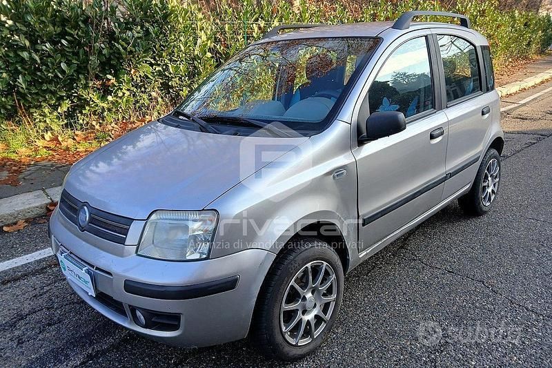 Grigio Usata 2005 Fiat Panda Emotion Due volumi | 2500 € (Buon prezzo) - Immagine 1/4