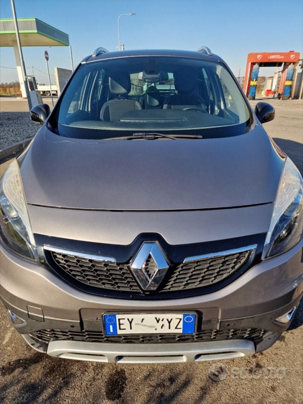 Usata 2015 Renault Scénic III XMOD Monovolume | 8500 € (Molto cara) - Immagine 1/4