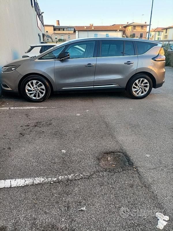 Usata Renault Espace 160 CV (117 kW) 2015 Grigio Berlina