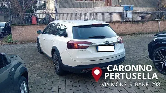 Usata Opel Insignia Cosmo 170 CV (125 kW) 2015 Bianco Station wagon