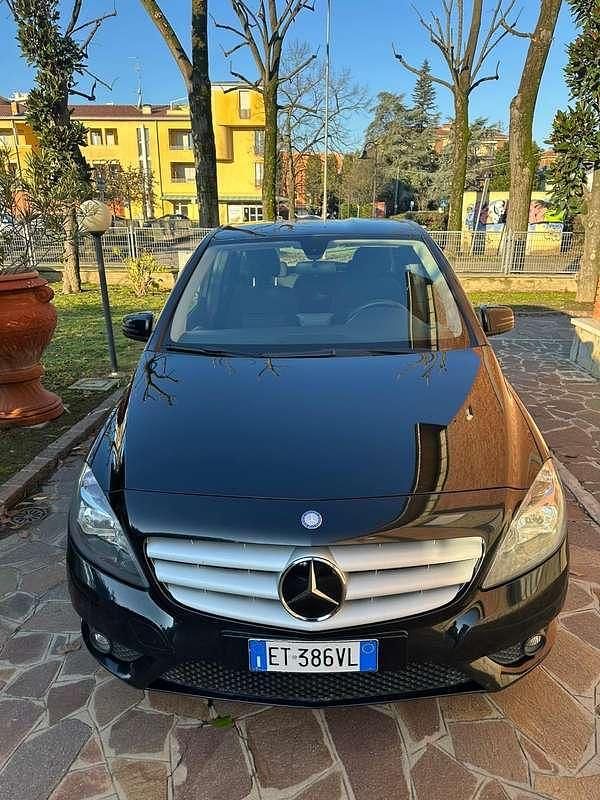 Usata Mercedes B180 Business 109 CV (80 kW) 2017 Monovolume