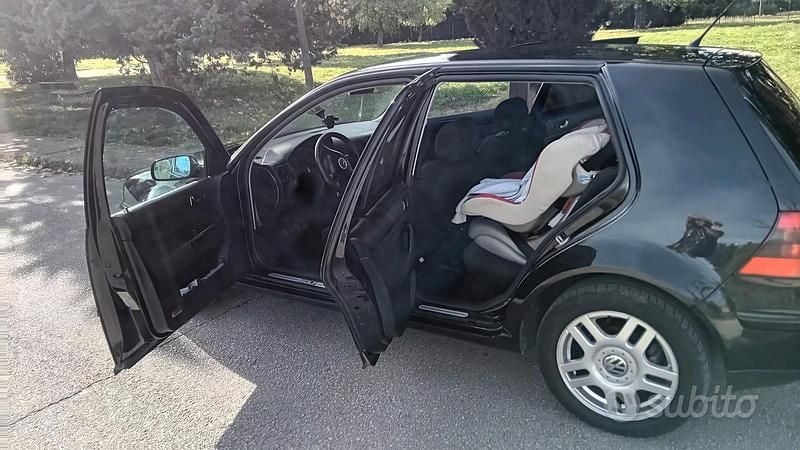 Usata VW Golf IV 105 CV (77 kW) 2001 Nero Berlina