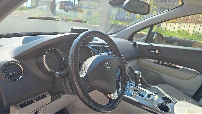 Usata Peugeot 3008 112 CV (82 kW) 2012 Nero Station wagon