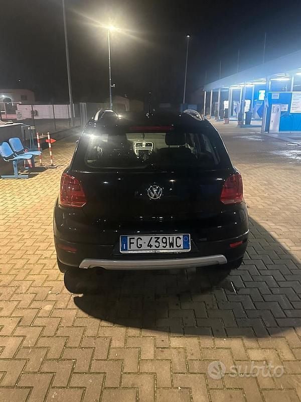 Usata VW Polo Cross 90 CV (66 kW) 2016 Nero Utilitaria