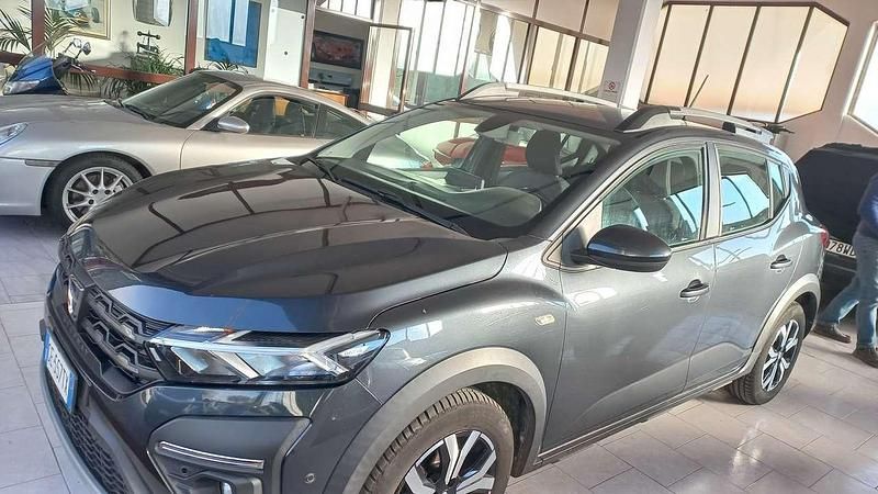 Usata Dacia Sandero Comfort 91 CV (66 kW) 2021 Grigio Berlina