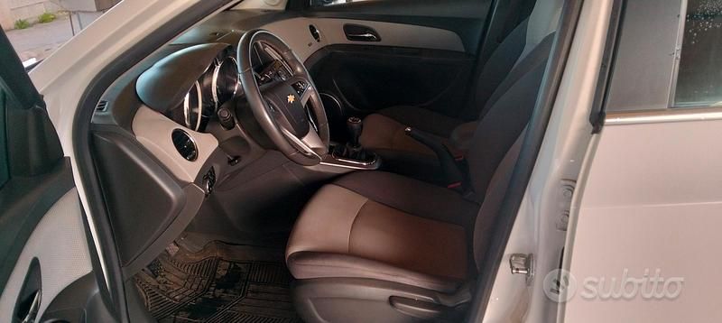 Usata Chevrolet Cruze LT 150 CV (110 kW) 2010 Bianco Berlina