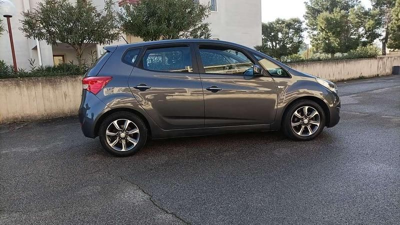 Usata Hyundai ix20 Classic 90 CV (66 kW) 2015 Grigio Utilitaria