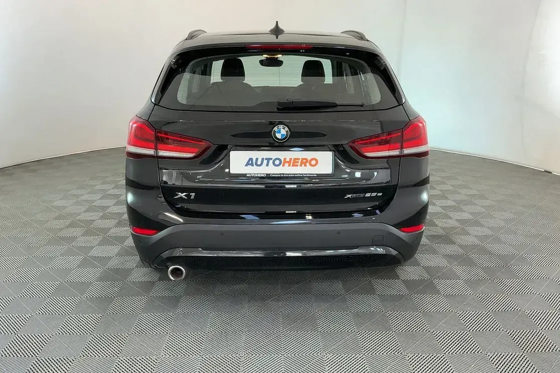 Usata BMW X1 Advantage 220 CV (161 kW) 2021 Nero SUV