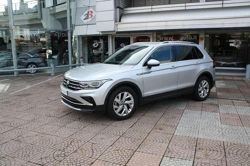 Argento Usata 2022 VW Tiguan Elegance SUV | 29.500 € (Cara) - Immagine 1/4