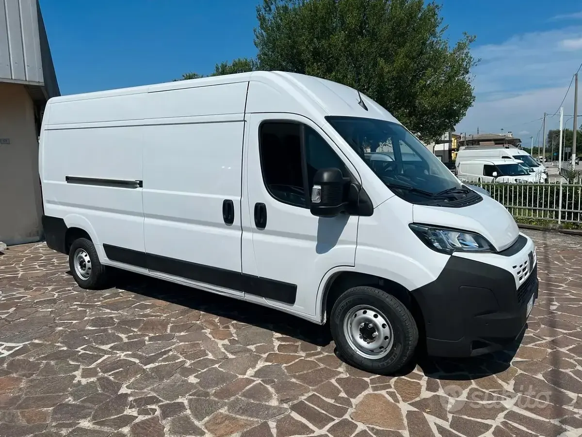 Usata Fiat Ducato 140 CV (102 kW) 2025 Bianco Furgone