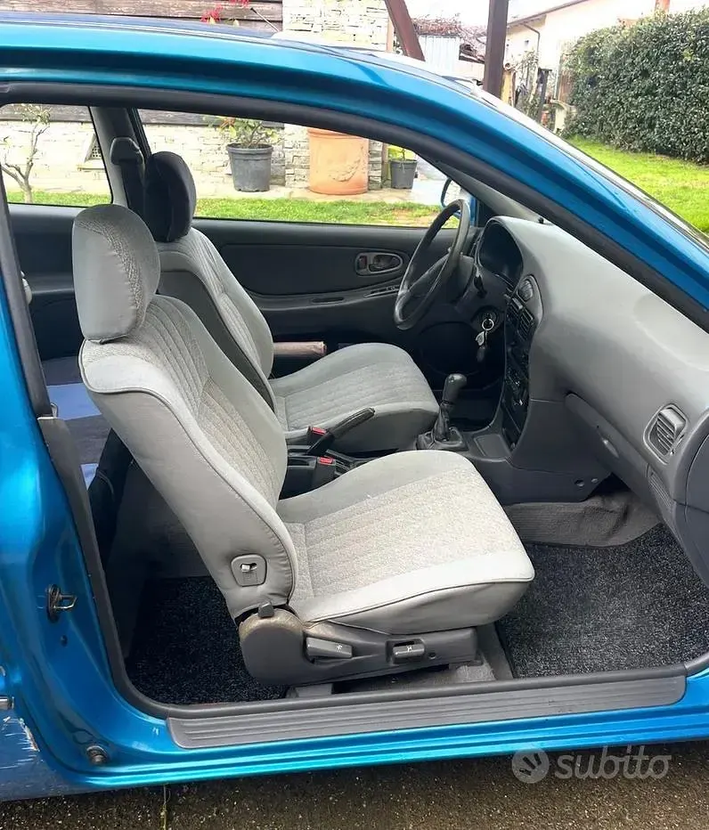 Usata Mitsubishi Colt 75 CV (55 kW) 1996 Blu Utilitaria