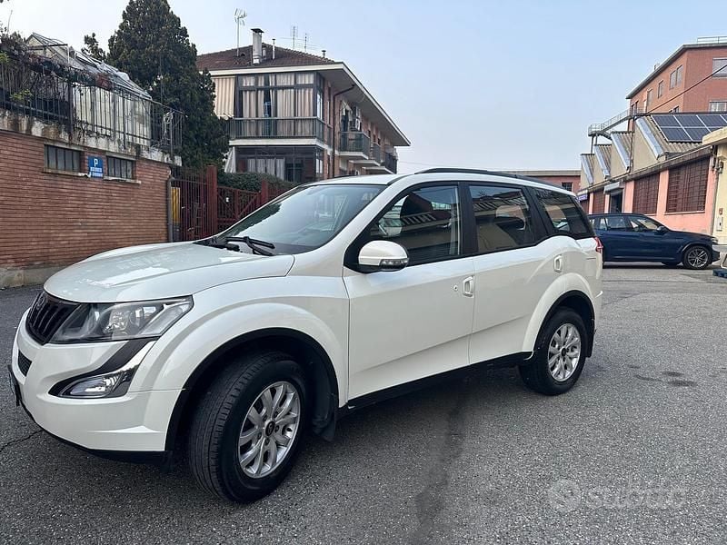 Usata Mahindra XUV500 140 CV (102 kW) 2016 Bianco SUV
