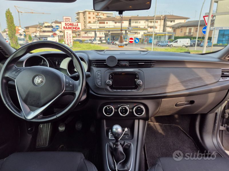 Usata Alfa Romeo Giulietta Super 120 CV (88 kW) 2017 Grigio Utilitaria