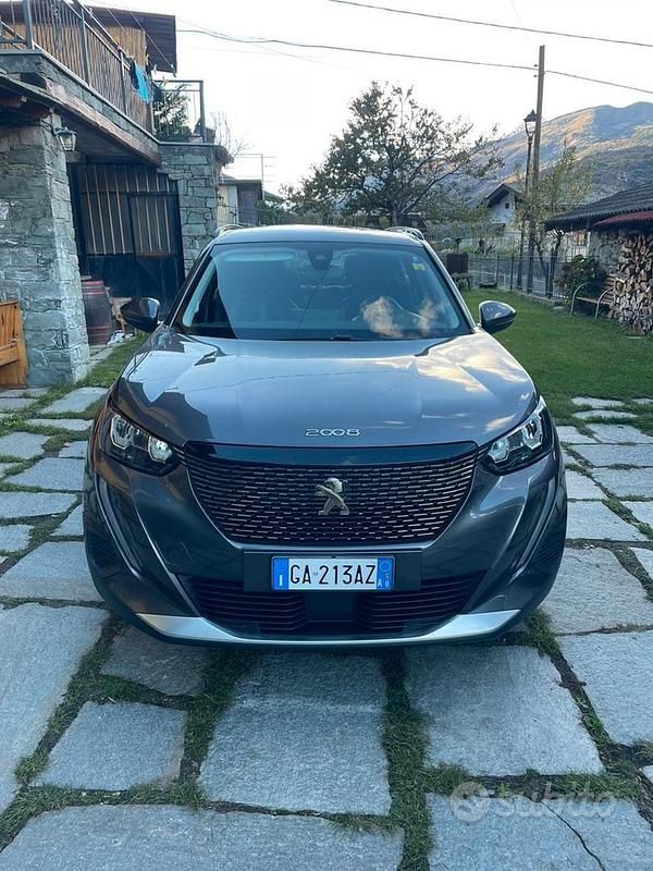 Usata Peugeot 2008 131 CV (96 kW) 2020 Grigio SUV