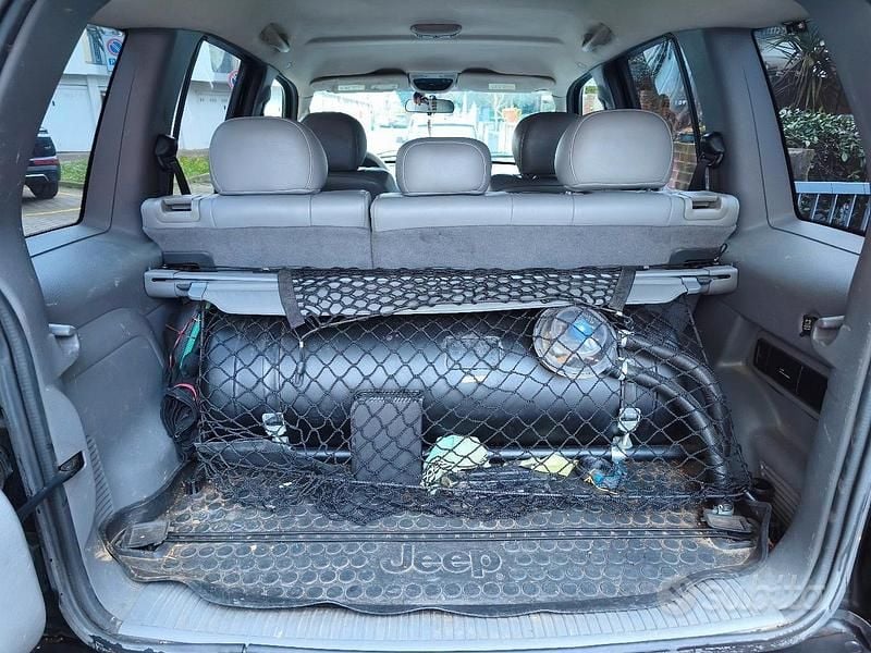 Usata Jeep Cherokee 204 CV (150 kW) 2005 SUV
